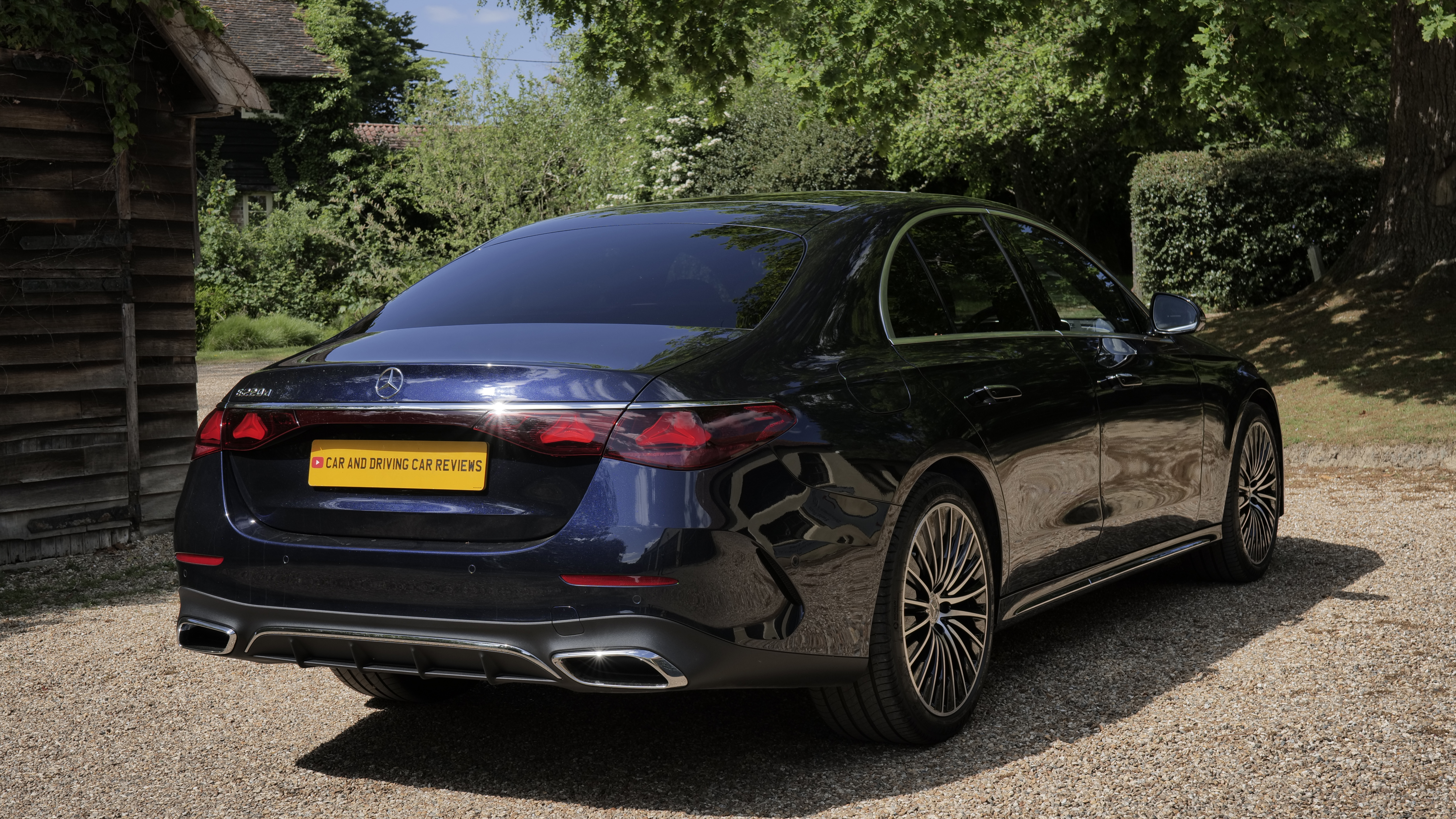 MERCEDES-BENZ E CLASS DIESEL ESTATE E220d Exclusive Premium 5dr 9G-Tronic